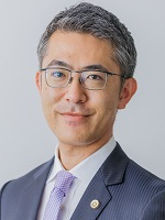 内藤梓弁護士